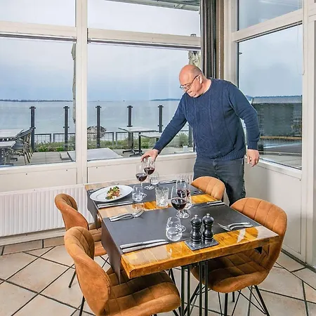 6 Person On A In Apartament *