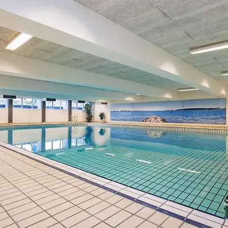 6 Person On A In Fåborg