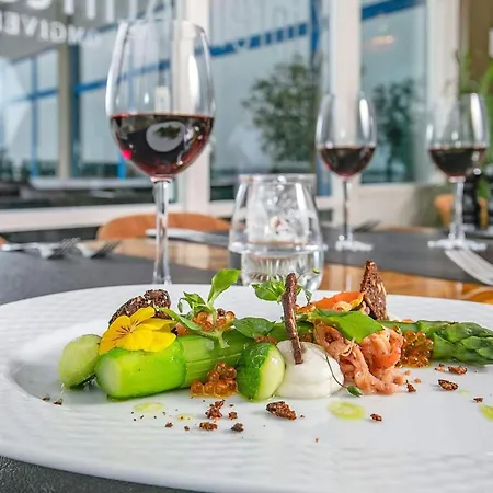 6 Person On A In Apartament *