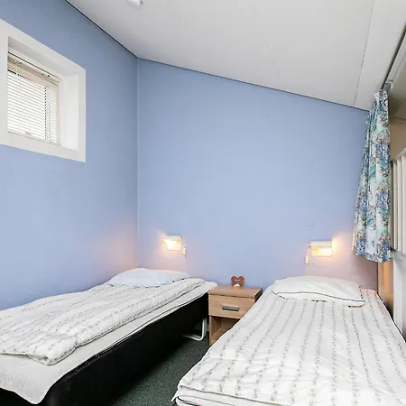 Apartament 6 Person On A In *