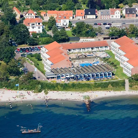 6 Person On A In 福堡