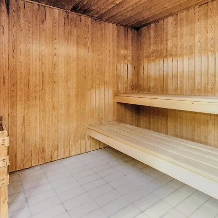 Apartament 6 Person On A In *