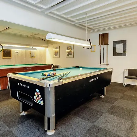 6 Person On A In Apartament *