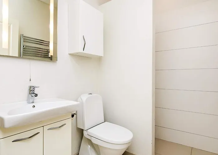 6 Person On A In 公寓 *