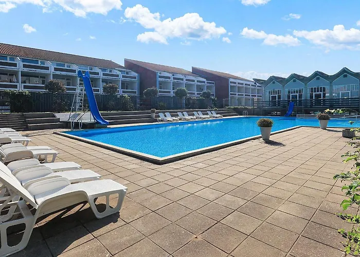 6 Person On A In 公寓 *