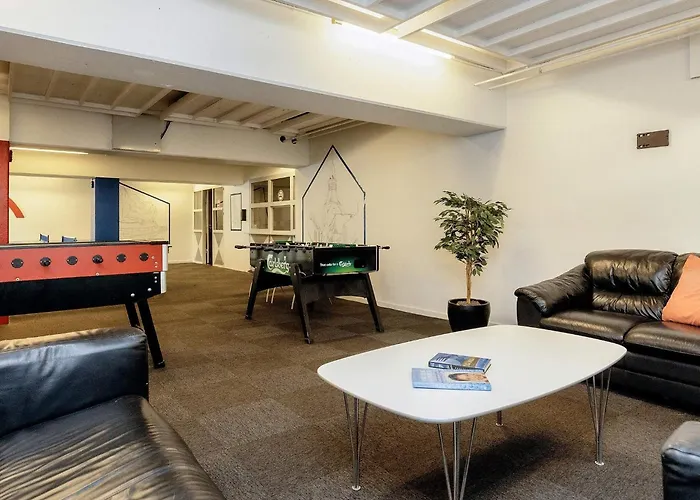 6 Person On A In 福堡