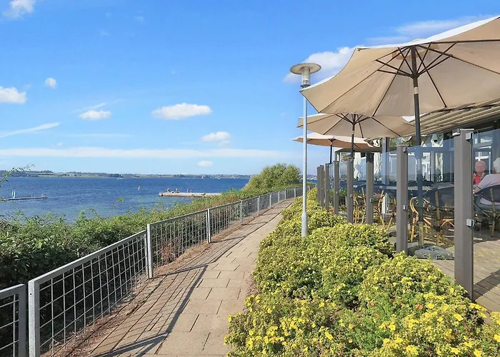 6 Person On A In * 福堡